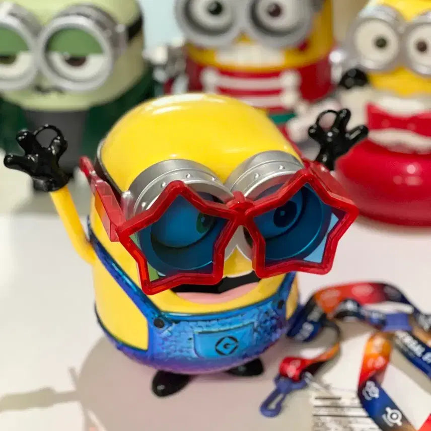 [BUNJANG] Universal Studios Minions Popcorn Bucket with Star Sunglasses / 오사카유니버셜 미니언즈 팝콘통 스타 선글라스