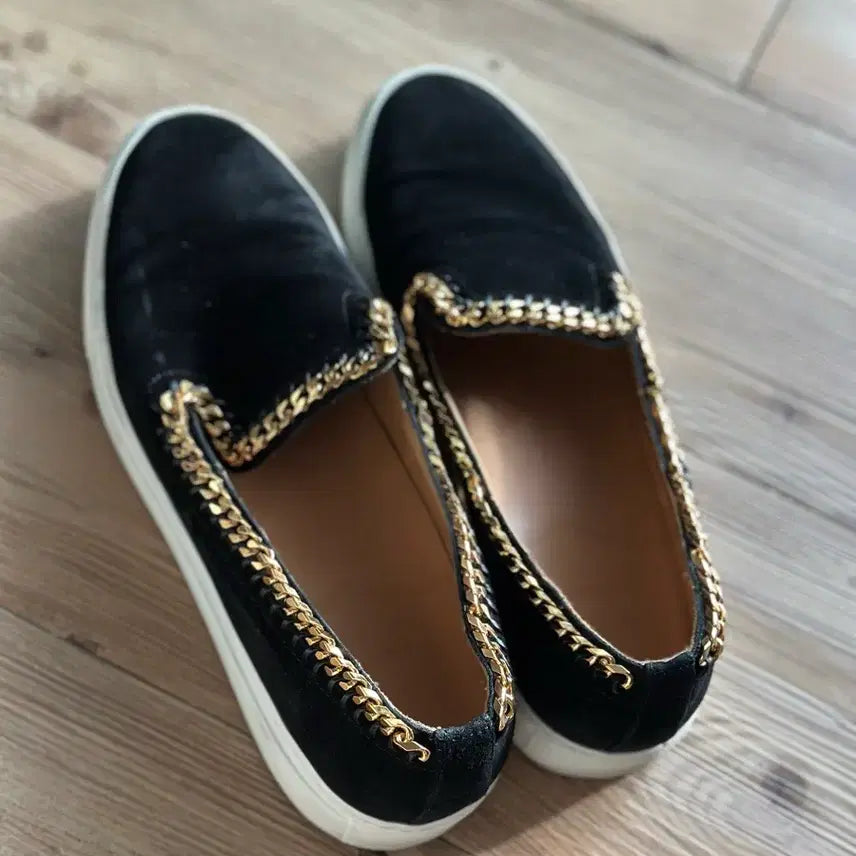 [BUNJANG] Lui Reeman Black Suede Gold Chain Slip-on / 루이리만 블랙 스웨이드 금장 체인 슬립온 42