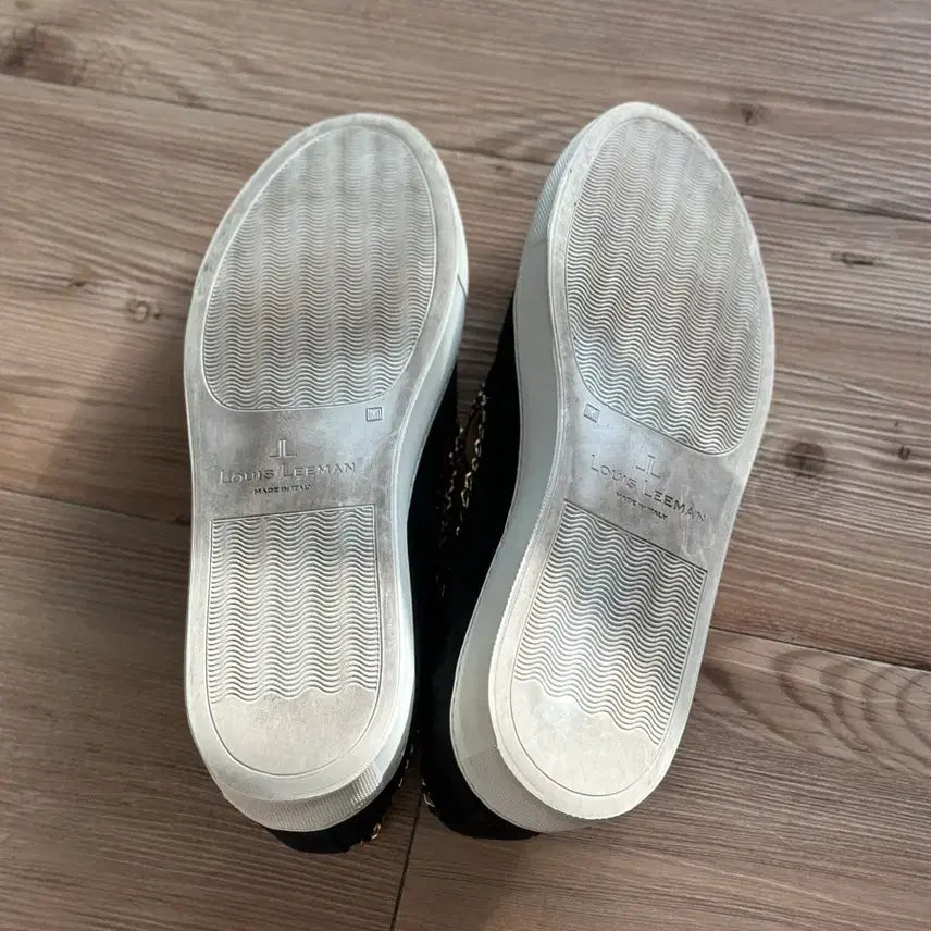 [BUNJANG] Lui Reeman Black Suede Gold Chain Slip-on / 루이리만 블랙 스웨이드 금장 체인 슬립온 42