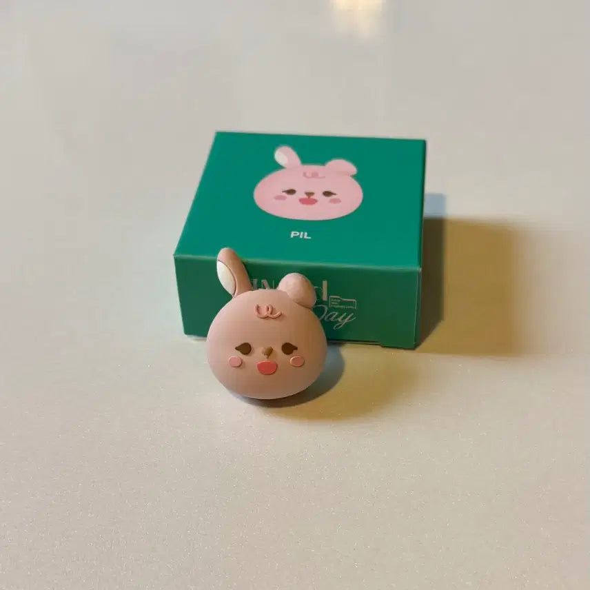 [BUNJANG] DAY6 Petitmalz Cable Holder / 데이식스 쁘띠멀즈 쁘멀 케이블 홀더 필 단순개봉