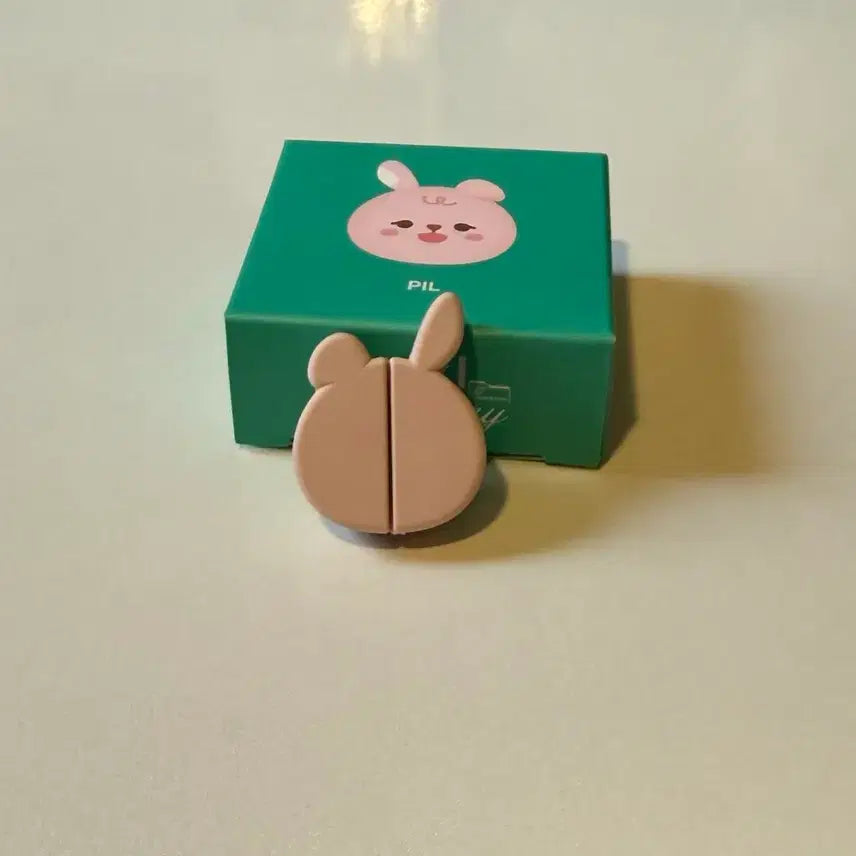 [BUNJANG] DAY6 Petitmalz Cable Holder / 데이식스 쁘띠멀즈 쁘멀 케이블 홀더 필 단순개봉