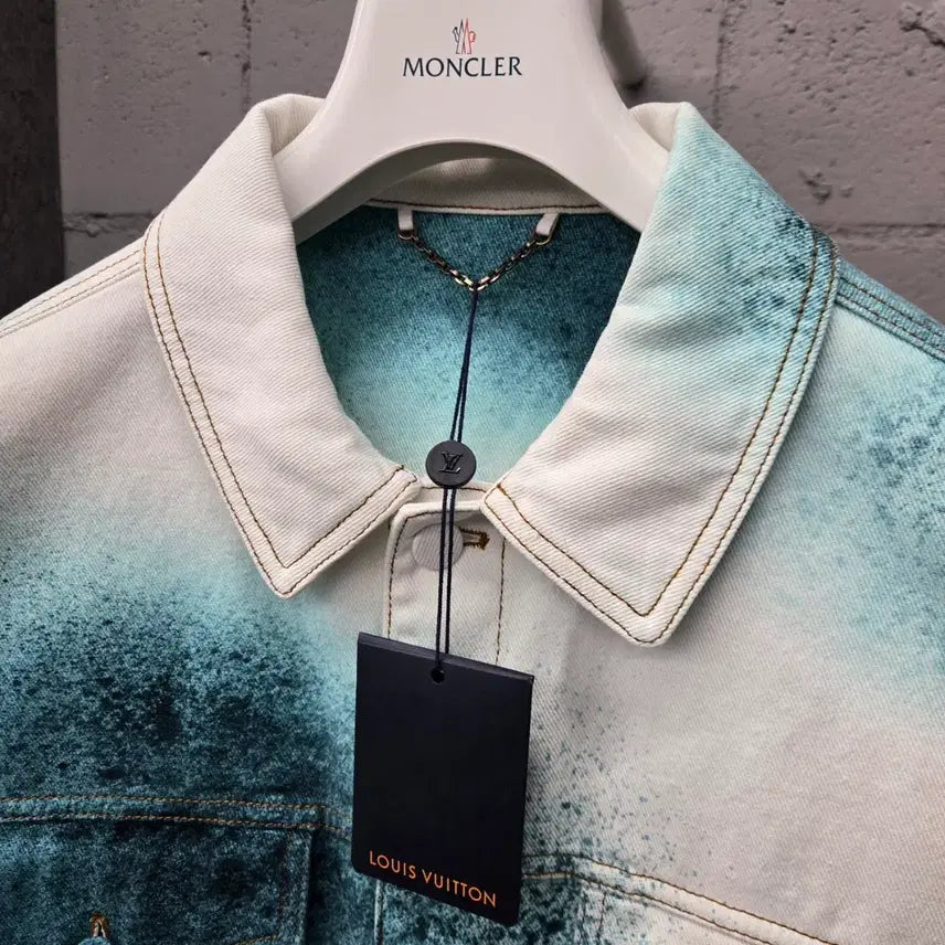 [BUNJANG] Louis Vuitton Monogram Spray Denim Jacket / [ 정품 ] 루이비통 LV 모노그램 스프레이 데님 자켓 50