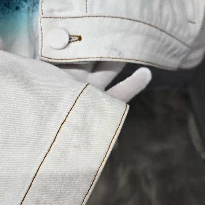 [BUNJANG] Louis Vuitton Monogram Spray Denim Jacket / [ 정품 ] 루이비통 LV 모노그램 스프레이 데님 자켓 50