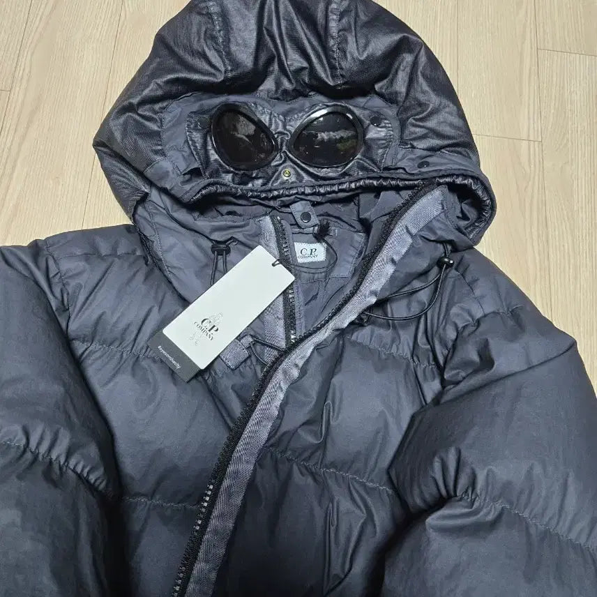 [BUNJANG] CP Company Goggle Bytm Down Padded Jacket / XL.새상품)24FW CP컴퍼니 고글 바이티엠 다운패딩 판매합니다.