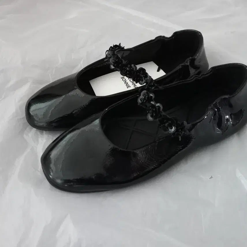 [BUNJANG] Suecomma Bonnie Black Enamel Flat Shoes (235) / 슈콤마보니 플랫슈즈(235)
