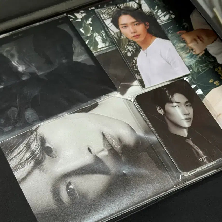 [BUNJANG] 엔플라잉 Light in the Dark 포토북+키링 / 엔플라잉 Light in the Dark 포토북+키링
