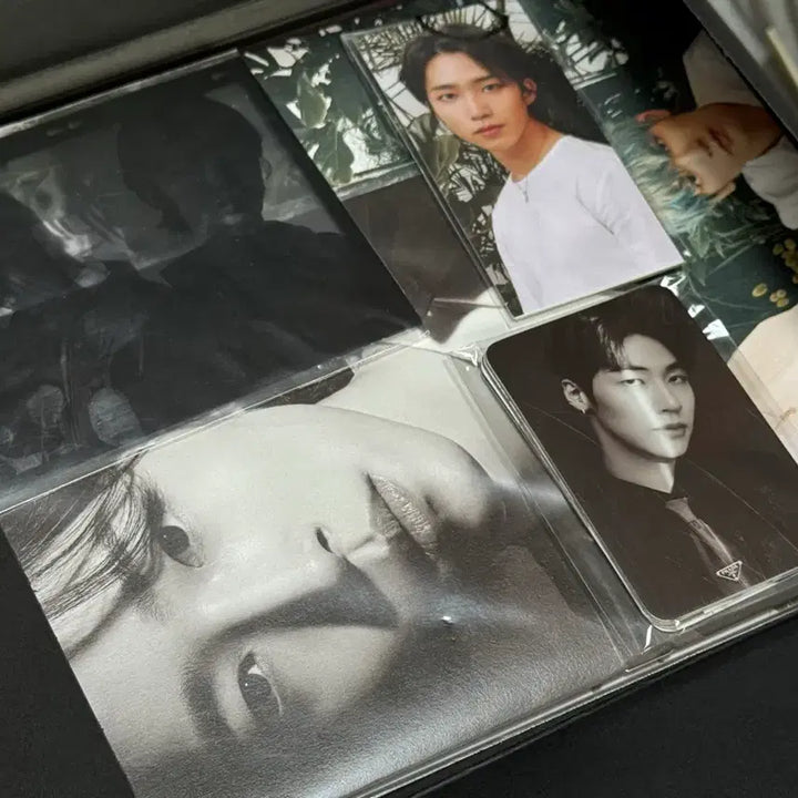 [BUNJANG] 엔플라잉 Light in the Dark 포토북+키링 / 엔플라잉 Light in the Dark 포토북+키링
