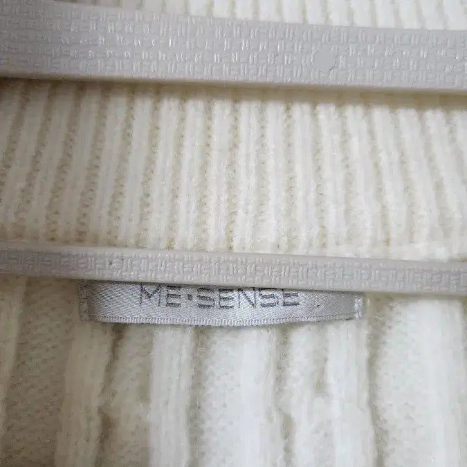 [BUNJANG] Ivory Cable Knit Zip-Up Cardigan / 아이보리 꽈배기 니트 집업 가디건