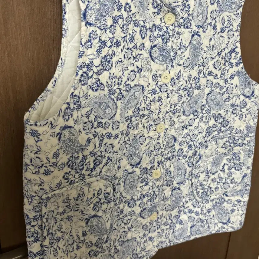 [BUNJANG] F Paisley Pattern Lightweight Quilted Vest / 페이즐리 패턴 경량 누빔 조끼 F
