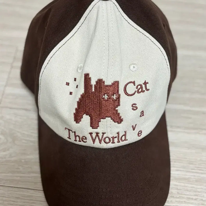 [BUNJANG] Cat Save the World Pixel Art Ball Cap / 캣세이브더월드 픽셀 아트 볼캡 브라운