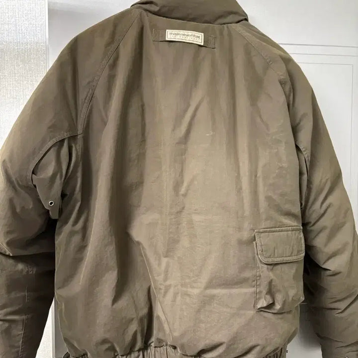 [BUNJANG] thisisneverthat Multi-Pocket Down Jacket Olive Brown M / 디스이즈네버댓 멀티포켓다운자켓 패딩 올리브 브라운 컬러 m사이즈