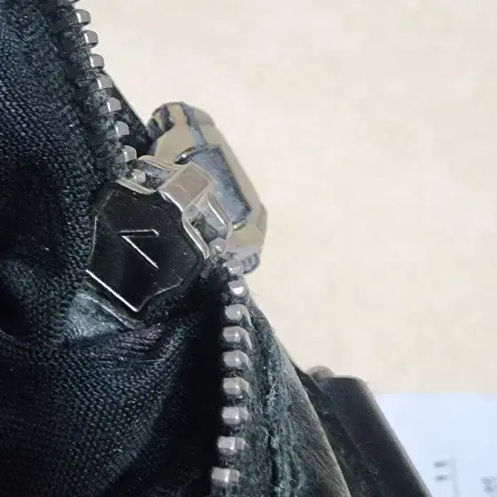 [BUNJANG] BALLY Large Crossbody Bag - Black / BALLY 발리 라지 크로스백 블랙