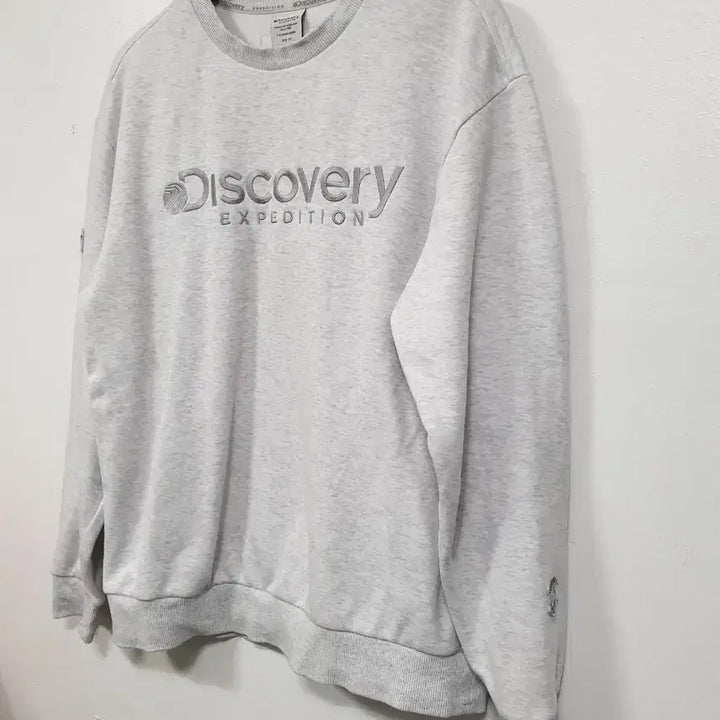 [BUNJANG] Discovery Expedition Logan Gray Fleece Patch Sweatshirt / 디스커버리 익스페디션 그레이 로건 기모 와펜 맨투맨 100사이즈