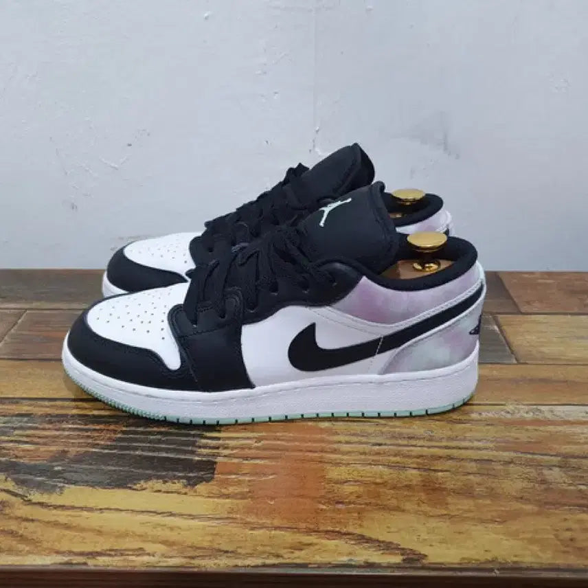 [BUNJANG] Nike Air Jordan 1 Low SE Tie-Dye (235mm) / 나이키 조던 1 로우 SE 타이다이 (235MM)