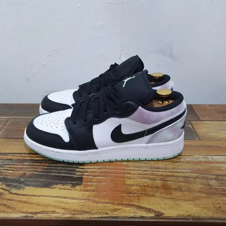 [BUNJANG] Nike Air Jordan 1 Low SE Tie-Dye (235mm) / 나이키 조던 1 로우 SE 타이다이 (235MM)