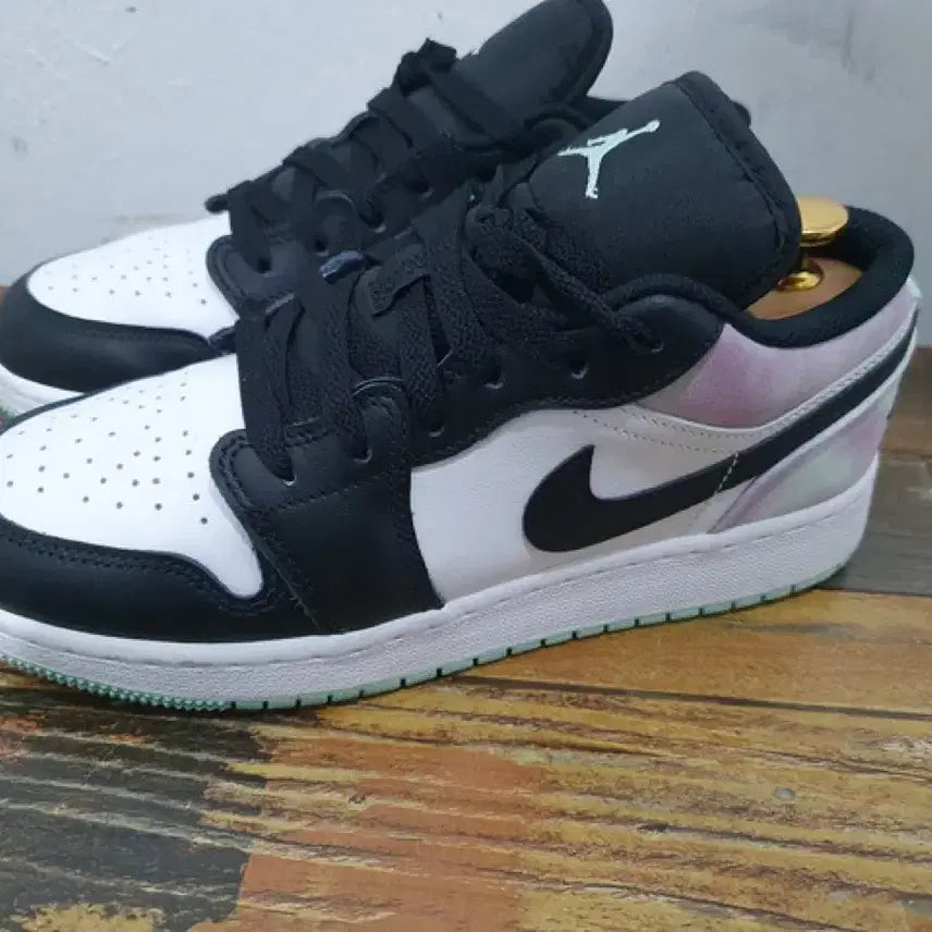 [BUNJANG] Nike Air Jordan 1 Low SE Tie-Dye (235mm) / 나이키 조던 1 로우 SE 타이다이 (235MM)