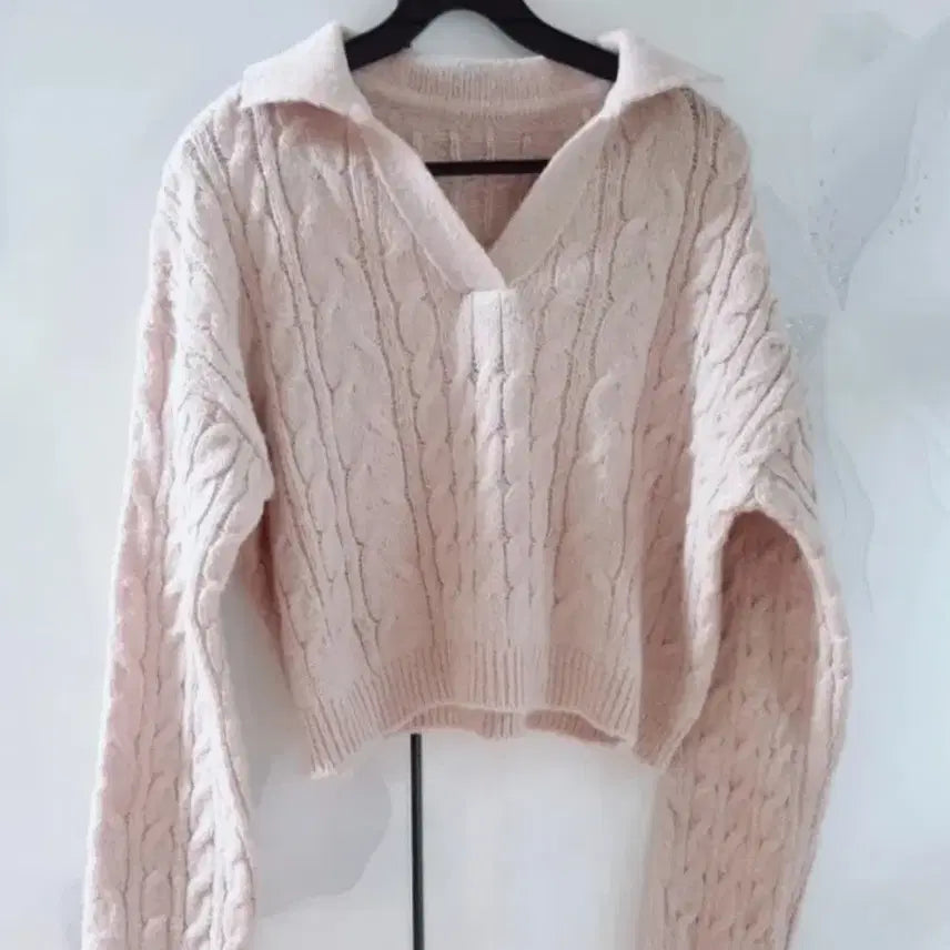 [BUNJANG] V-neck Cable Knit Crop Top / 브이넥 꽈배기 카라 크롭 니트 핑크/차콜 (새상품)