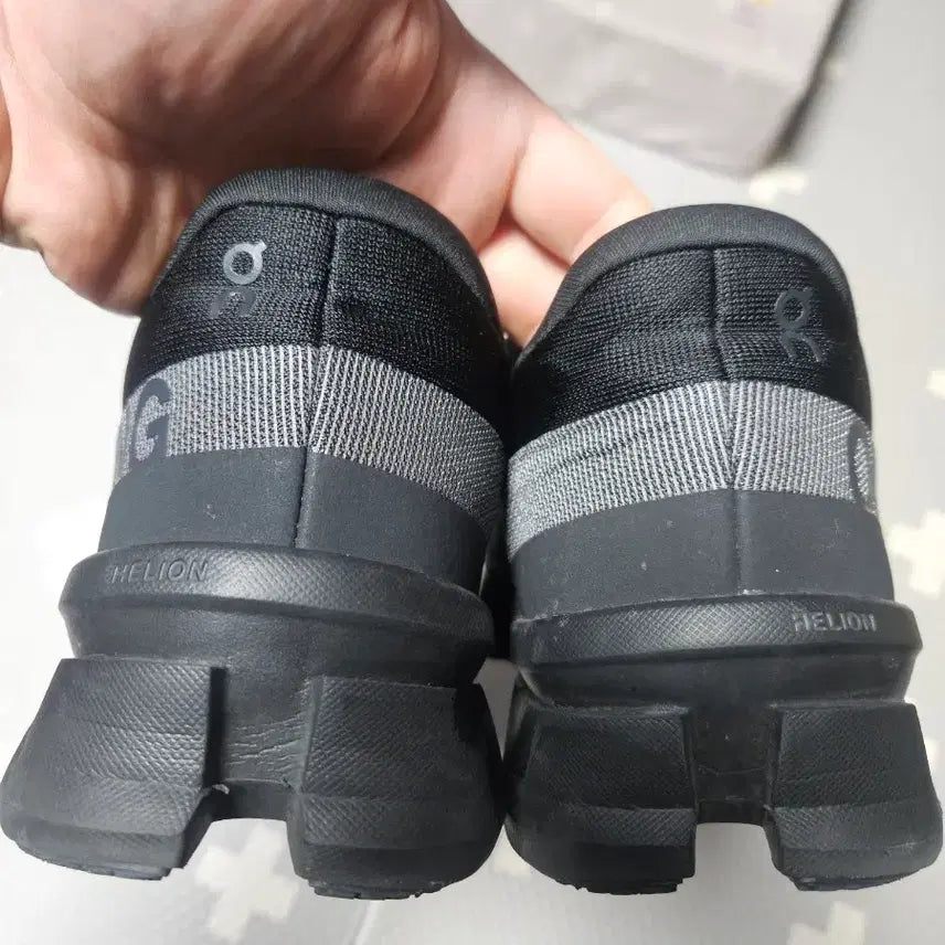 [BUNJANG] OnLearning Cloud Monster 2 Black Sneakers / 온러닝 클라우드몬스터2 블랙