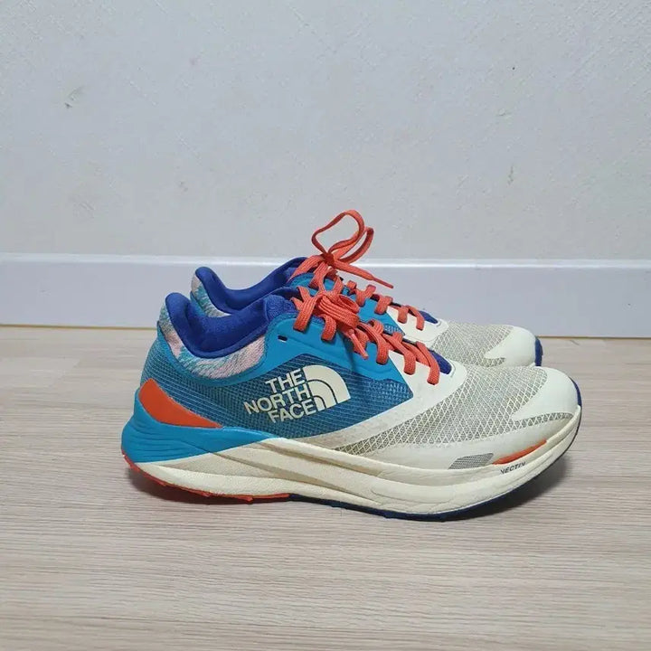 [BUNJANG] The North Face Back-to-Berkeley Endurance 3 Trekking Shoes / 노스페이스 백티브 엔듀리스3 트레킹화 275