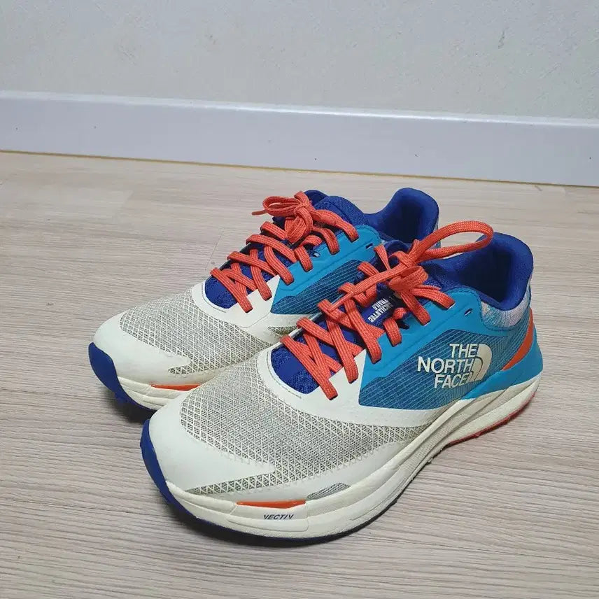 [BUNJANG] The North Face Back-to-Berkeley Endurance 3 Trekking Shoes / 노스페이스 백티브 엔듀리스3 트레킹화 275
