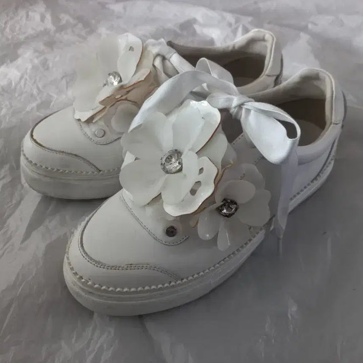 [BUNJANG] Suecomma Bonnie White Sneakers (235) / 슈콤마보니 스니커즈(235)