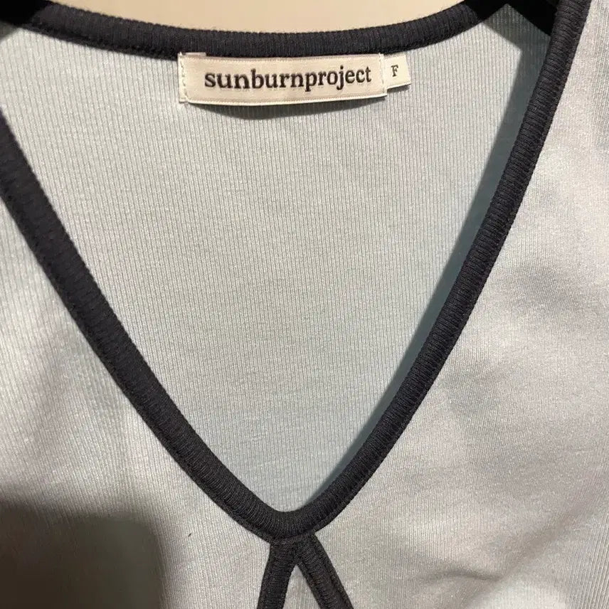 [BUNJANG] Sunburn Project Cropped T-Shirt (FREE Size) / 썬번프로젝트