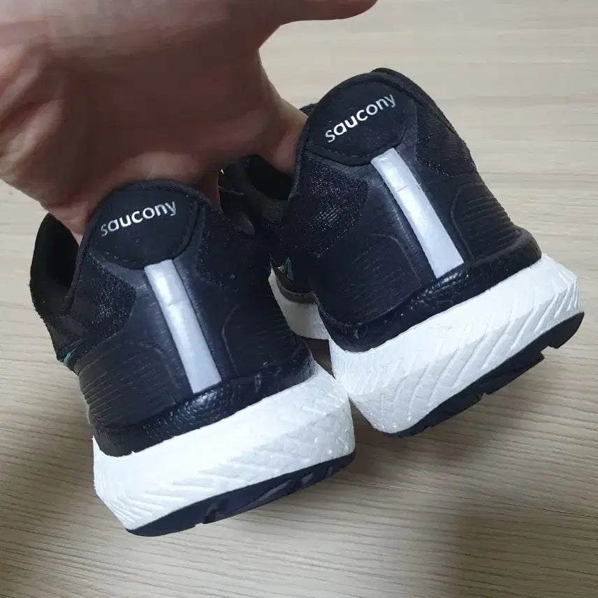 [BUNJANG] Saucony Triumph Running Shoes (Size 280) / 써코니 트라이엄프 러닝화 280