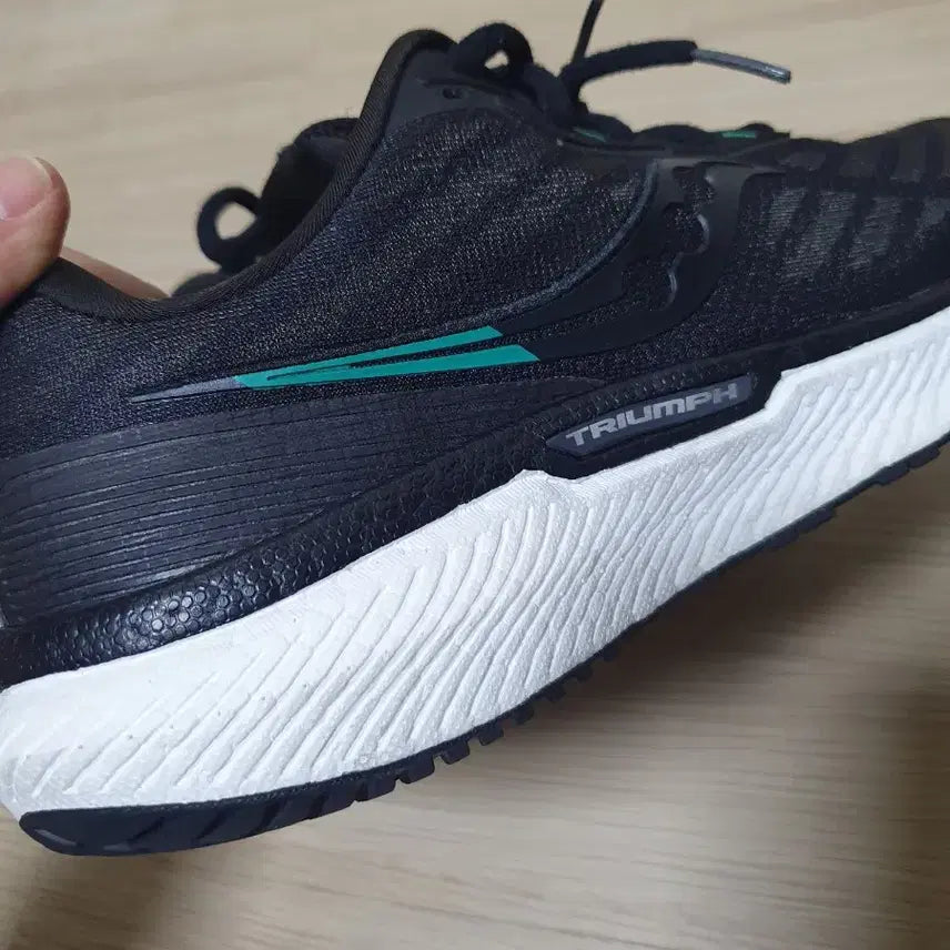 [BUNJANG] Saucony Triumph Running Shoes (Size 280) / 써코니 트라이엄프 러닝화 280