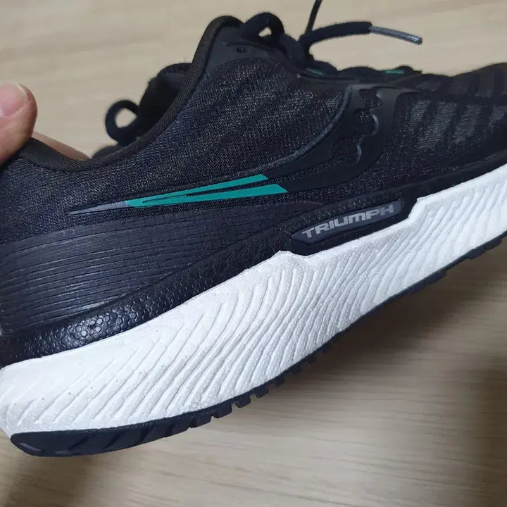 [BUNJANG] Saucony Triumph Running Shoes (Size 280) / 써코니 트라이엄프 러닝화 280