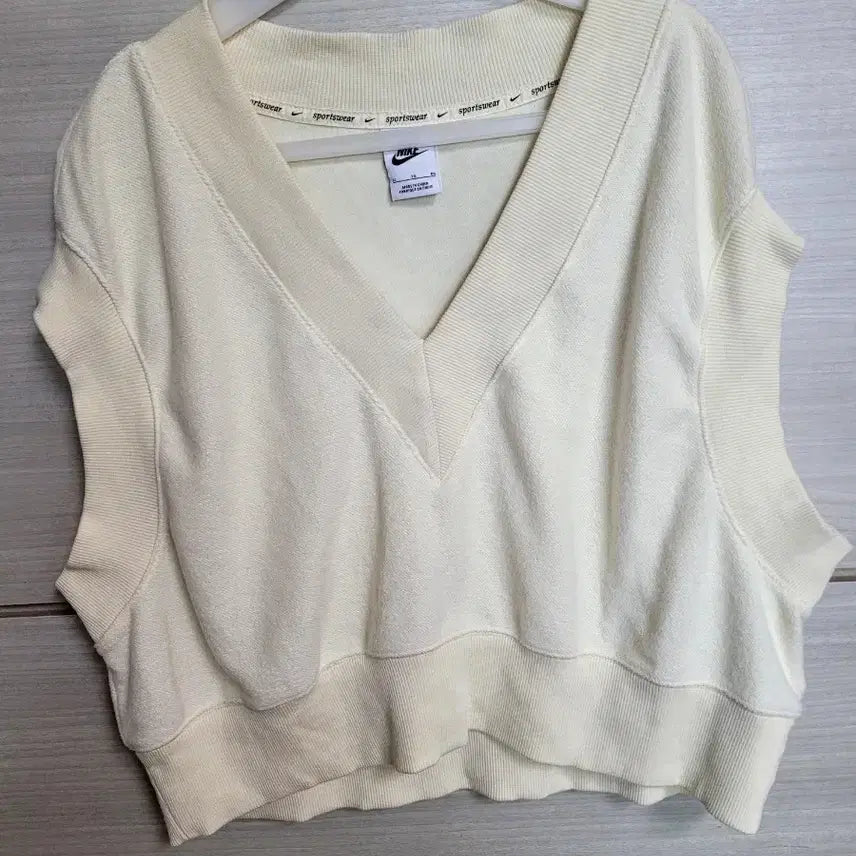 [BUNJANG] Nike V-Neck Crop Vest Ivory / 나이키 V넥 크롭 조끼 아이보리