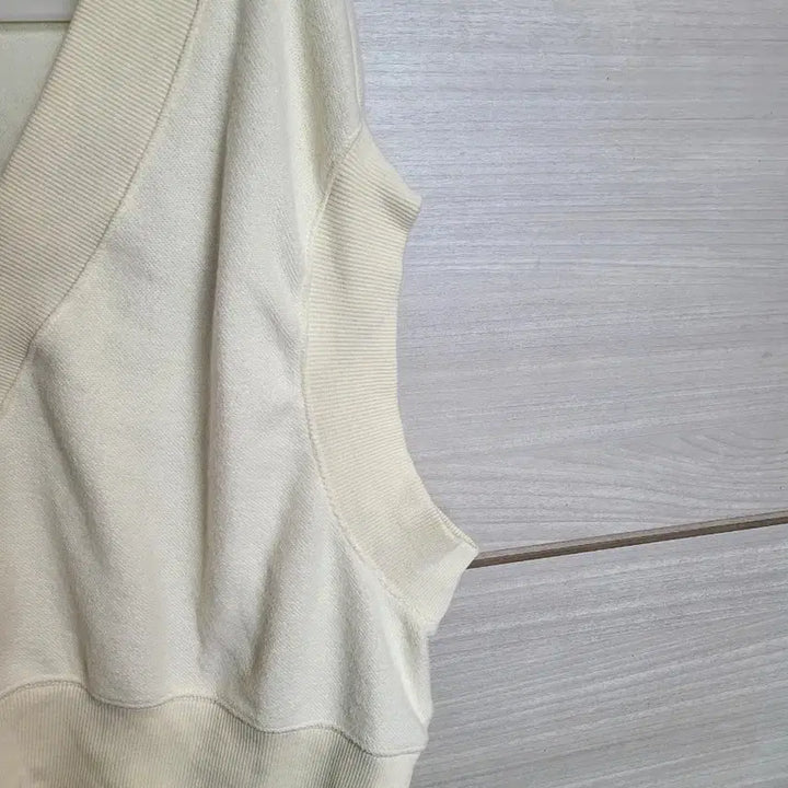 [BUNJANG] Nike V-Neck Crop Vest Ivory / 나이키 V넥 크롭 조끼 아이보리