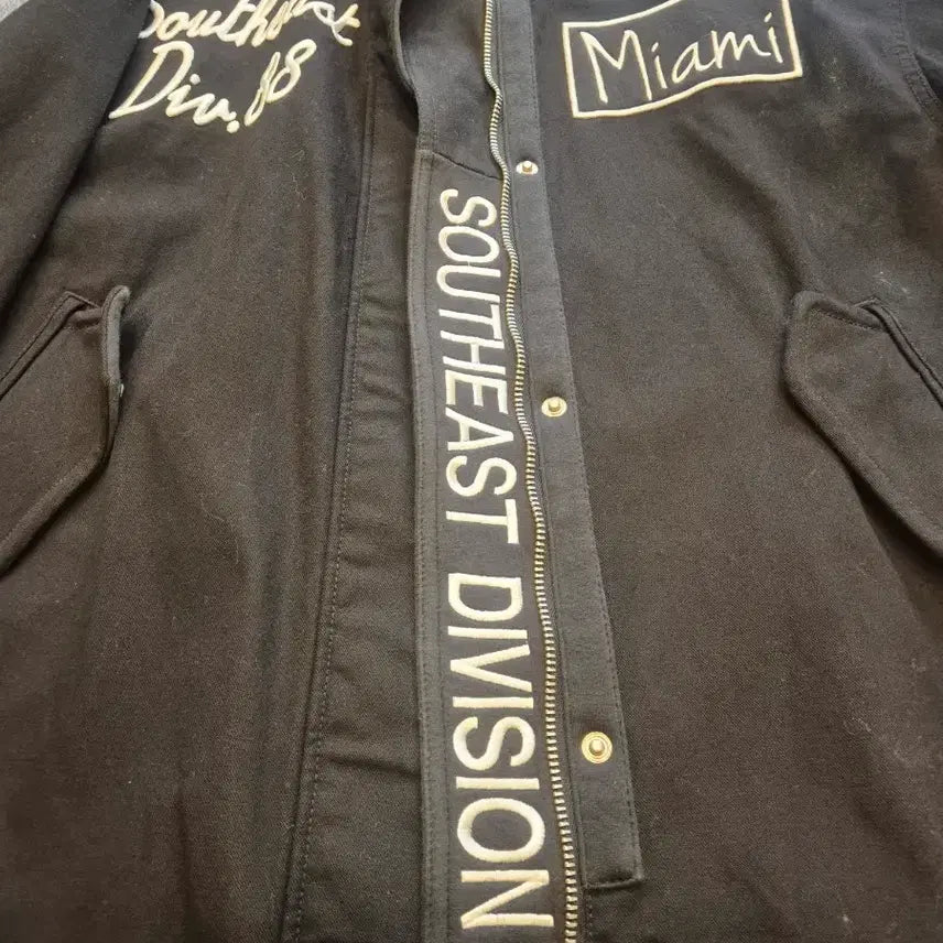 [BUNJANG] NBA Miami Heat Field Jacket - Black (Unisex) / NBA 마이애미 히트 야상 자켓입니다 - 블랙 (남여공용)