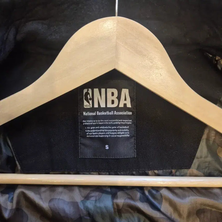 [BUNJANG] NBA Miami Heat Field Jacket - Black (Unisex) / NBA 마이애미 히트 야상 자켓입니다 - 블랙 (남여공용)