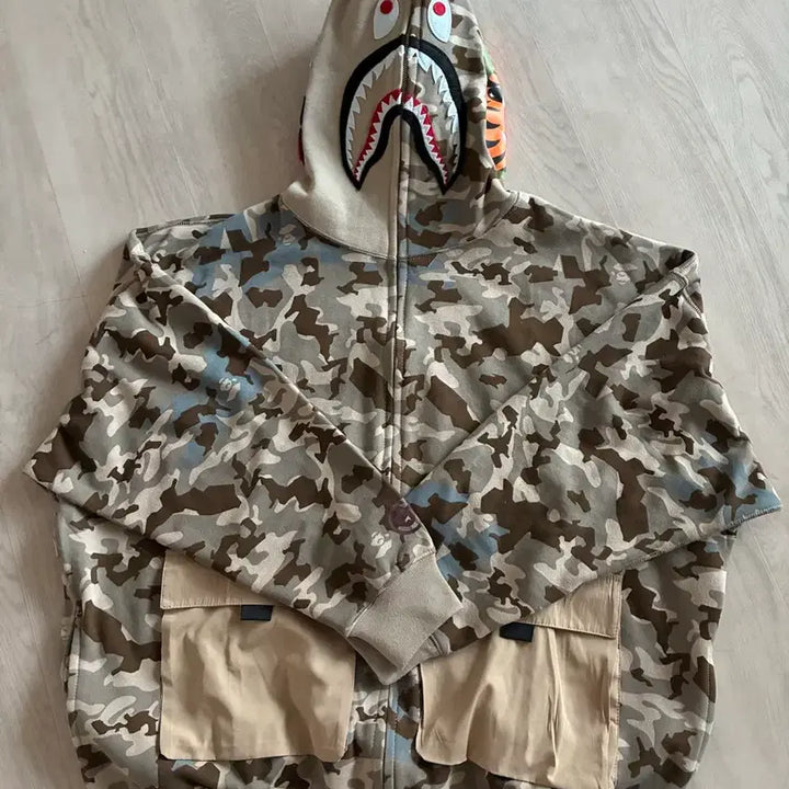 [BUNJANG] BAPE Shark Camo Full Zip Hoodie / 베이프 후드집업