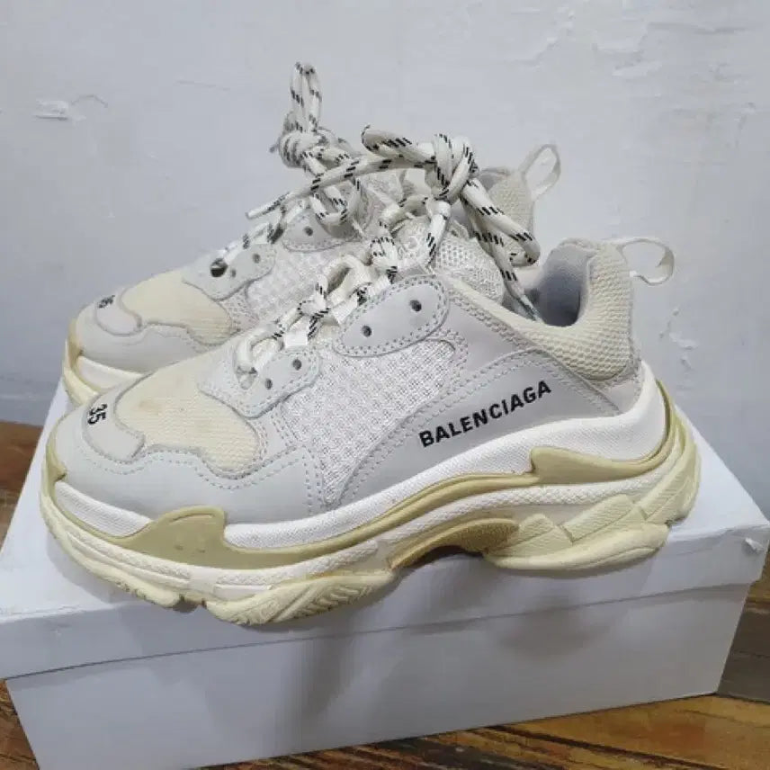 [BUNJANG] Balenciaga Triple S Sneakers Ivory 35 (230) / 발렌시아가 트리플S 스니커즈 아이보리 35 230