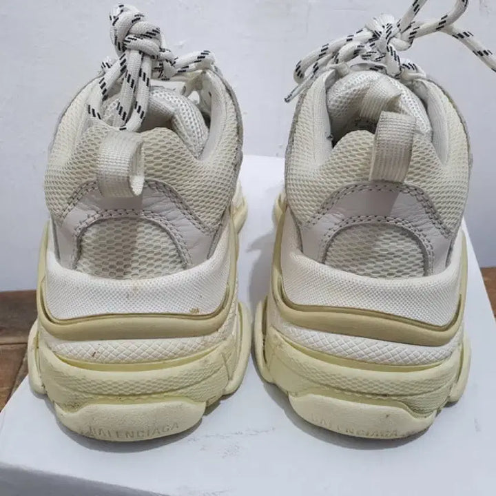 [BUNJANG] Balenciaga Triple S Sneakers Ivory 35 (230) / 발렌시아가 트리플S 스니커즈 아이보리 35 230