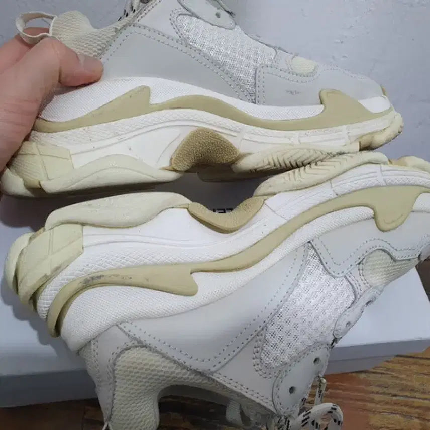 [BUNJANG] Balenciaga Triple S Sneakers Ivory 35 (230) / 발렌시아가 트리플S 스니커즈 아이보리 35 230