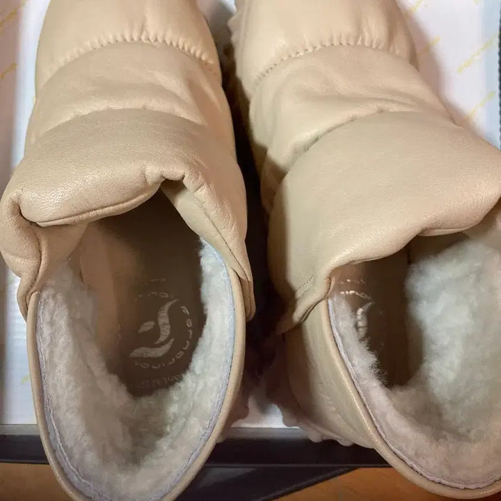 [BUNJANG] Ponarina Ivory Short Boots (Size 230) / 포나리나 숏부츠,아이보리230