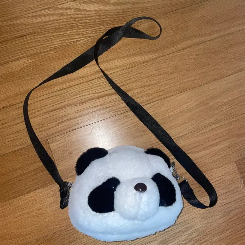 [BUNJANG] Panda Crossbody Bag / 판다 인형 크로스백 가방