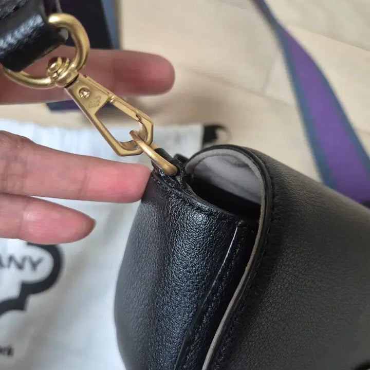 [BUNJANG] Oryany Rothy Saddle Bag, Black / 오야니 로티 새들백, 블랙