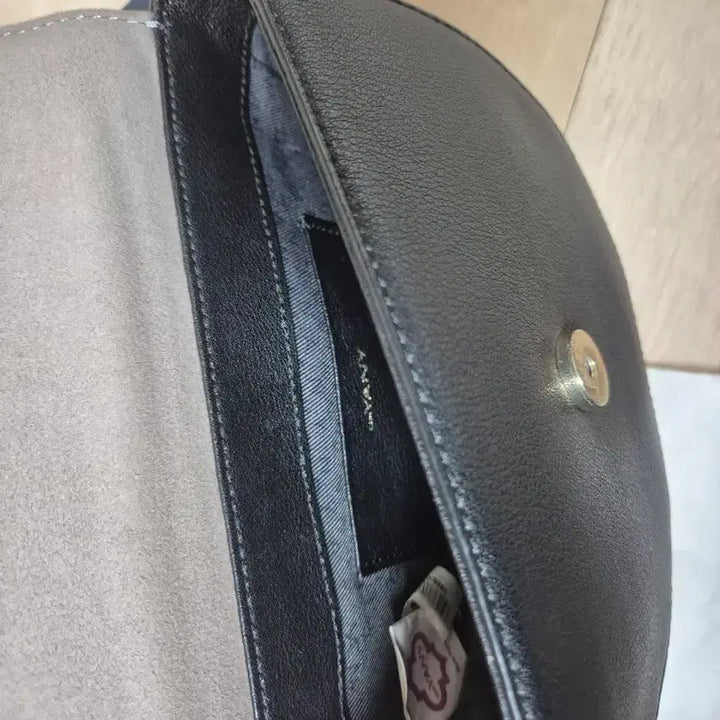 [BUNJANG] Oryany Rothy Saddle Bag, Black / 오야니 로티 새들백, 블랙