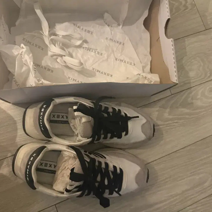 [BUNJANG] Xexymix Sneakers (White/Gray) - 230mm / 젝시믹스 운동화 흰색/회색 스니커즈230미리