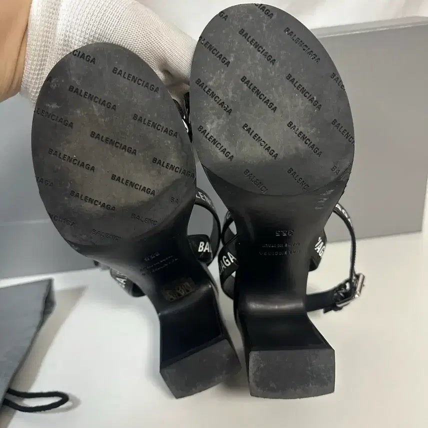 [BUNJANG] Balenciaga Strap Leather Sandal Heels / 발렌시아가 스트랩 레더 샌들힐 (35.5)