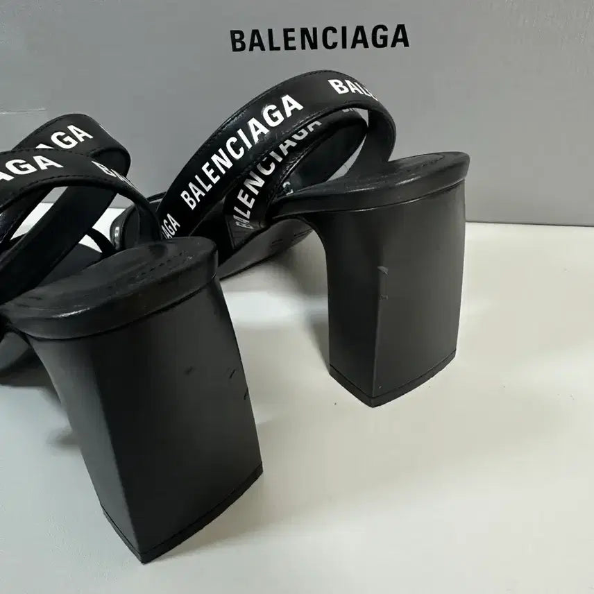 [BUNJANG] Balenciaga Strap Leather Sandal Heels / 발렌시아가 스트랩 레더 샌들힐 (35.5)