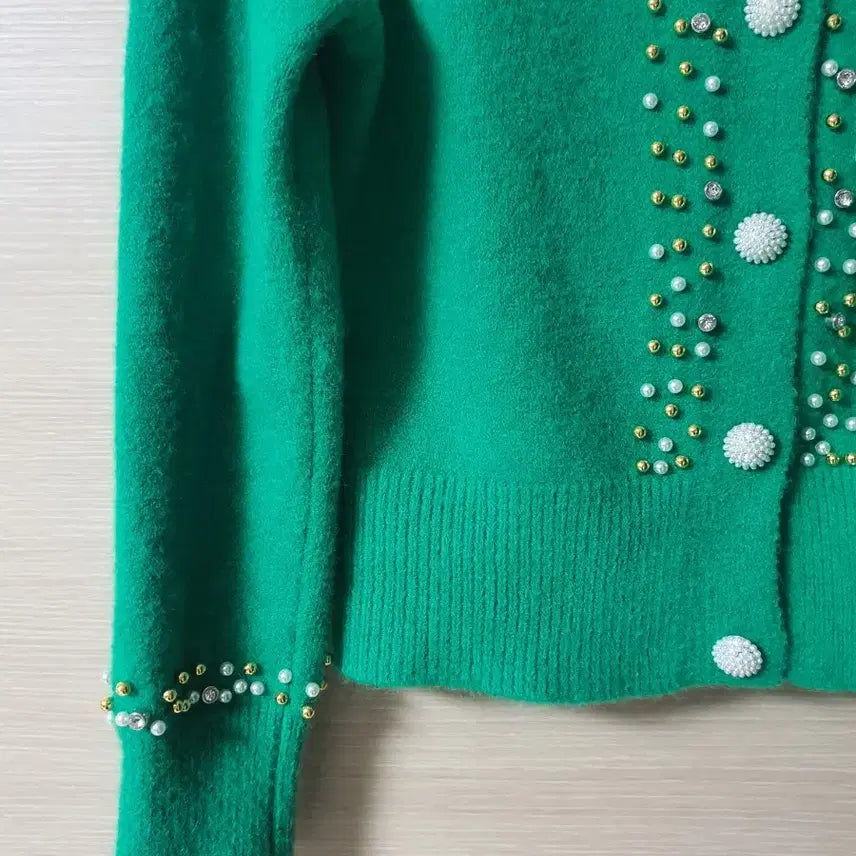 [BUNJANG] Rifence Studio Pearl Embellished Green Cardigan / 진주장식 꽃단추 가디건