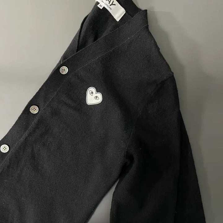 [BUNJANG] Comme des Garcons White Logo Wool Cardigan / [M] 꼼데가르송 화이트 와펜 자수로고 울 가디건