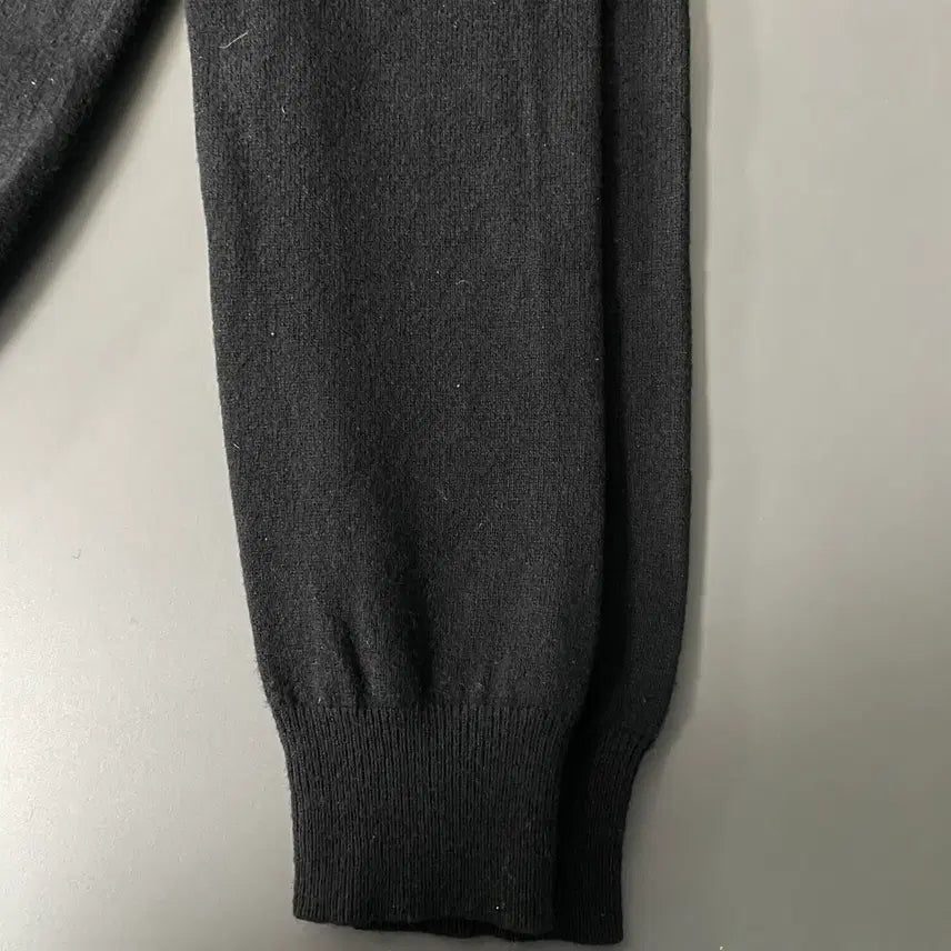 [BUNJANG] Comme des Garcons White Emblem Wool Cardigan / [L] 꼼데가르송 화이트 와펜 자수로고 울 가디건