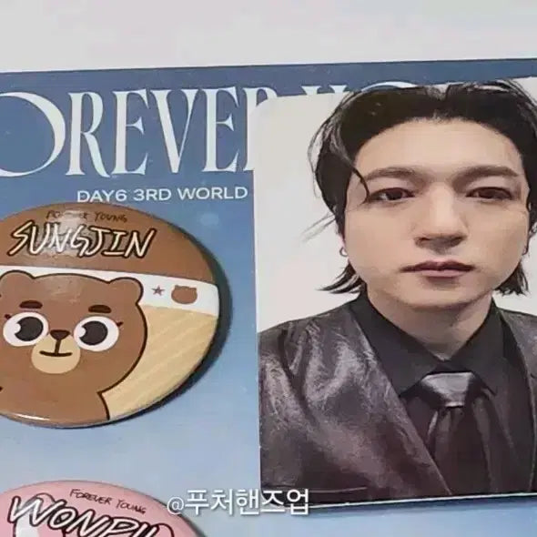[BUNJANG] DAY6 Sungjin Photocard &amp; Badge / DAY6 데이식스 광주 포카/뱃지 양도 (성진)