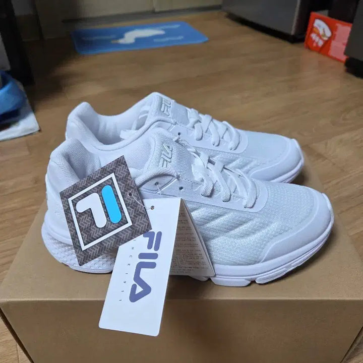 [BUNJANG] FILA Lightweight Walking Shoes - White / 새상품)휠라 경량워킹화50.55.65