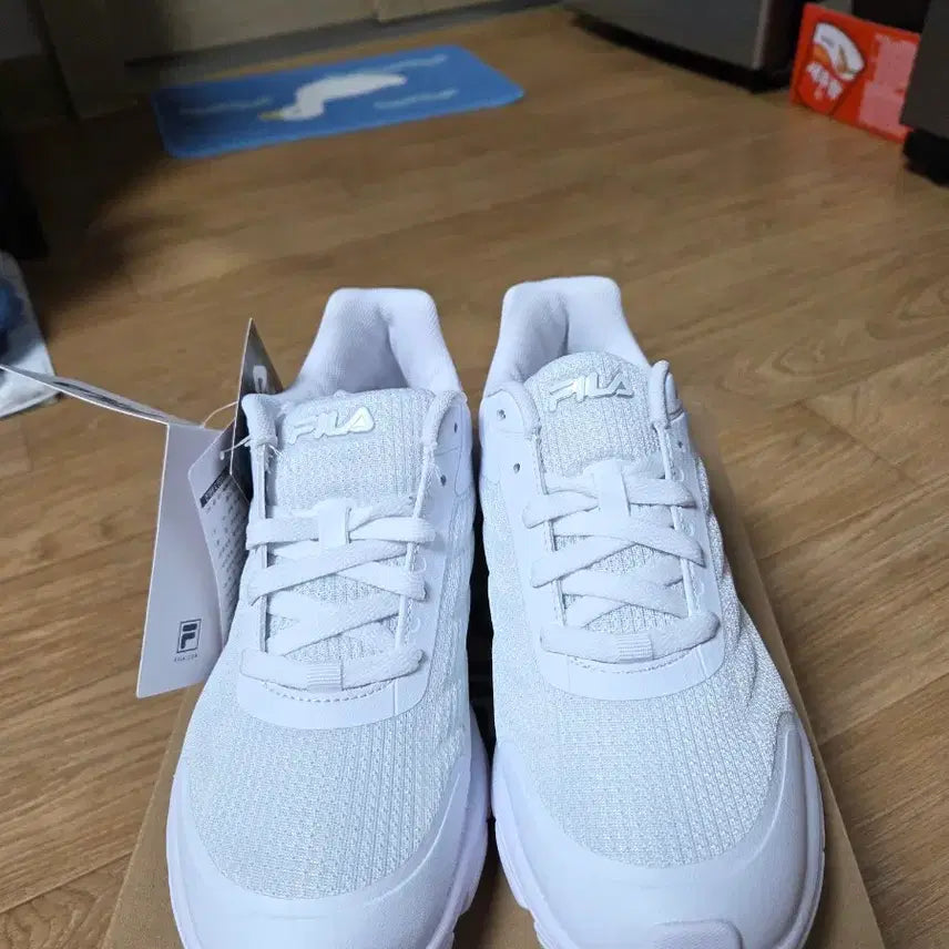 [BUNJANG] FILA Lightweight Walking Shoes - White / 새상품)휠라 경량워킹화50.55.65